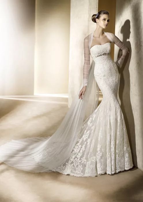 7450-14900 прокат кружевного свадебного платья Pronovias в Москве