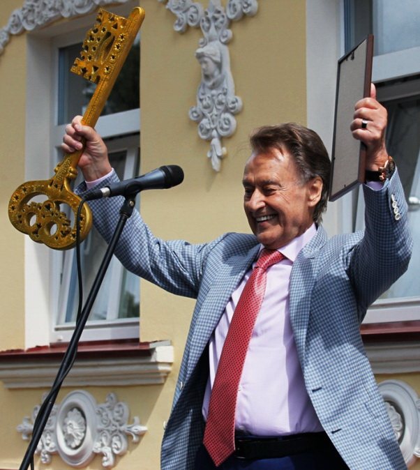 Андрей Дементьев