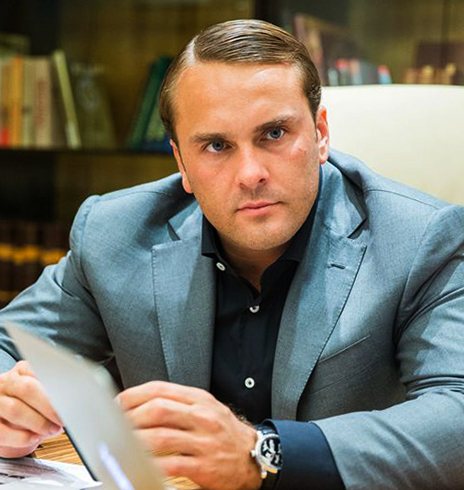 Антон Петров