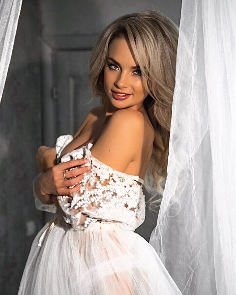 Бывшая участница «Дома 2» Кристина Ослина