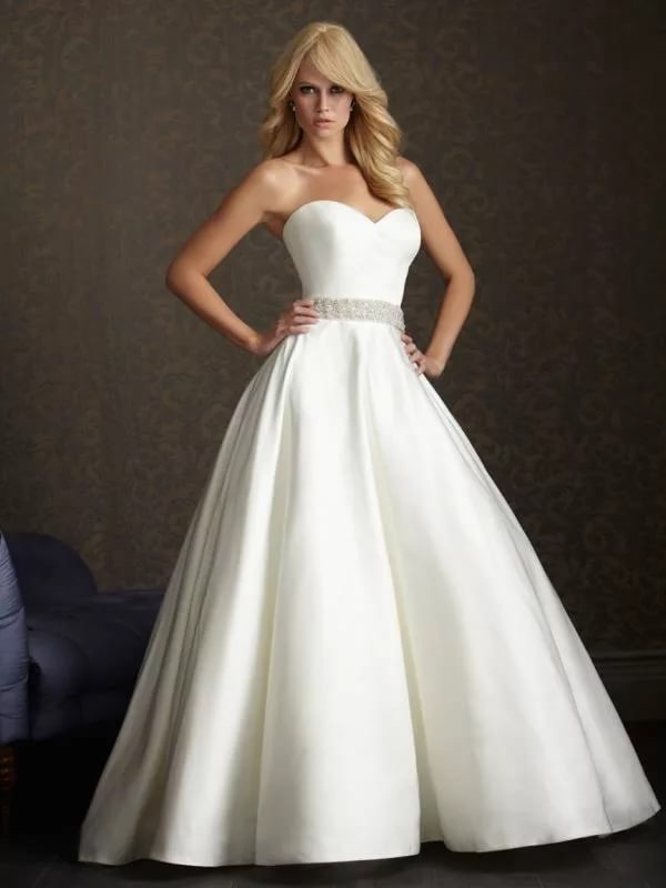 Дизайнерское пышное свадебное платье напрокат 2502 от Allure Bridals по цене 9.800 рублей на срок до 30 дней без залога, фото вживую - студия Таффета в Москве - оригинальные свадебные платья напрокат