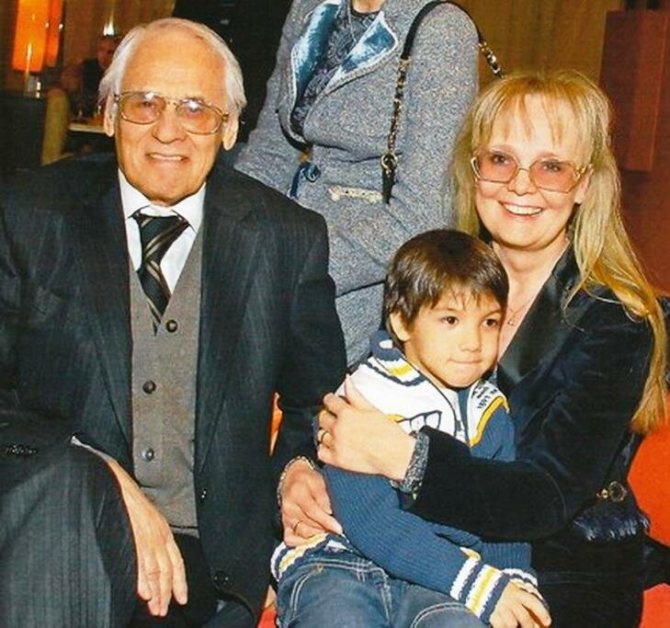Как сложилась жизнь мальчика Кирилла, которого Белохвостикова и Наумов усыновили 13 лет назад?