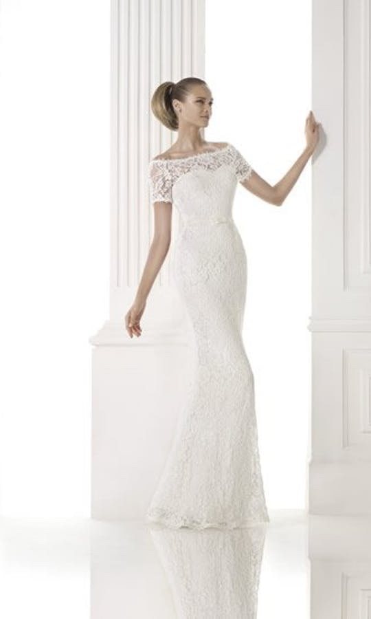 Кружевное свадебное платье напрокат с рукавами Pronovias Merry в Москве