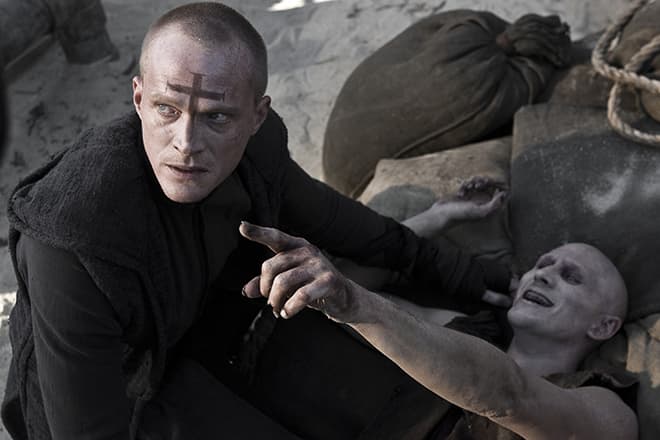 Пол Беттани в фильме «Пастырь»