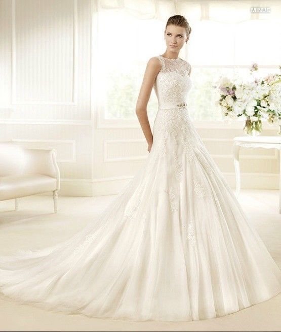 Прокат свадебного платья Pronovias Minue в Москве по цене 13900 рублей на месяц