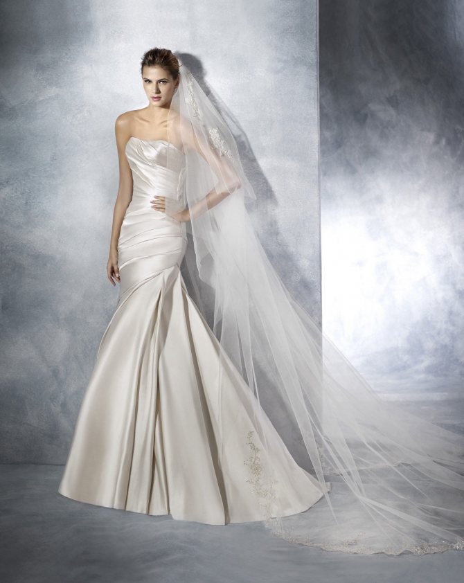 Прокат свадебного платья Pronovias Tigris в Москве, дорогие свадебные платья напрокат по цене 8900-14900 рублей, прокат свадебных платьев на 30 дней без залога