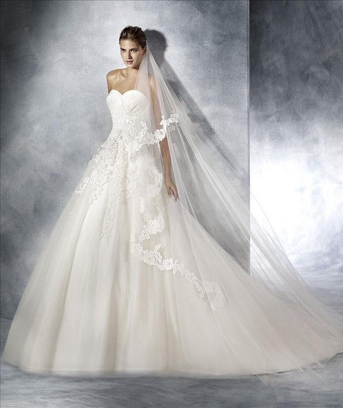 Прокат свадебного платья Pronovias Toscana в Москве, дорогие свадебные платья напрокат по цене 8900-14900 рублей, прокат свадебных платьев на 30 дней без залога