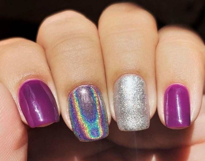 Серебряный маникюр на короткие ногти