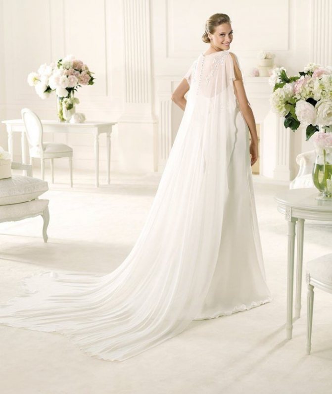 Свадебное платье с накидкой в аренду Pronovias прокат 4450-14900 рублей до 30 дней в Москве