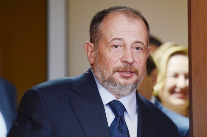 Владелец Новолипецкого металлургического комбината Владимир Лисин стал третьим в списке, его состояние выросло с $9,3 млрд до $16,1 млрд.